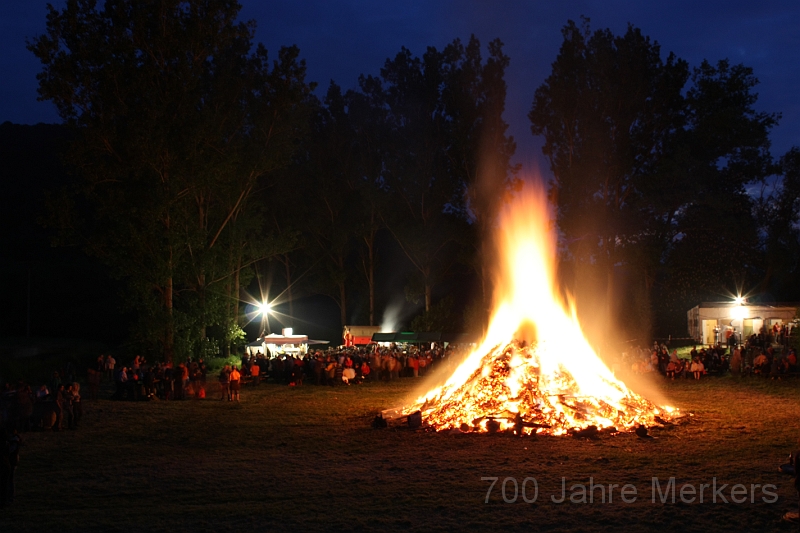 IMG_1300.JPG - Blick von der Flutbrücke zur Festwiese.