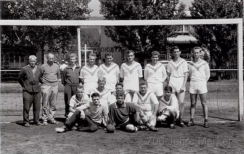 Merkers-Handball-1965-Kreismeister.jpg - der Handballverein war 1965 Kreismeister